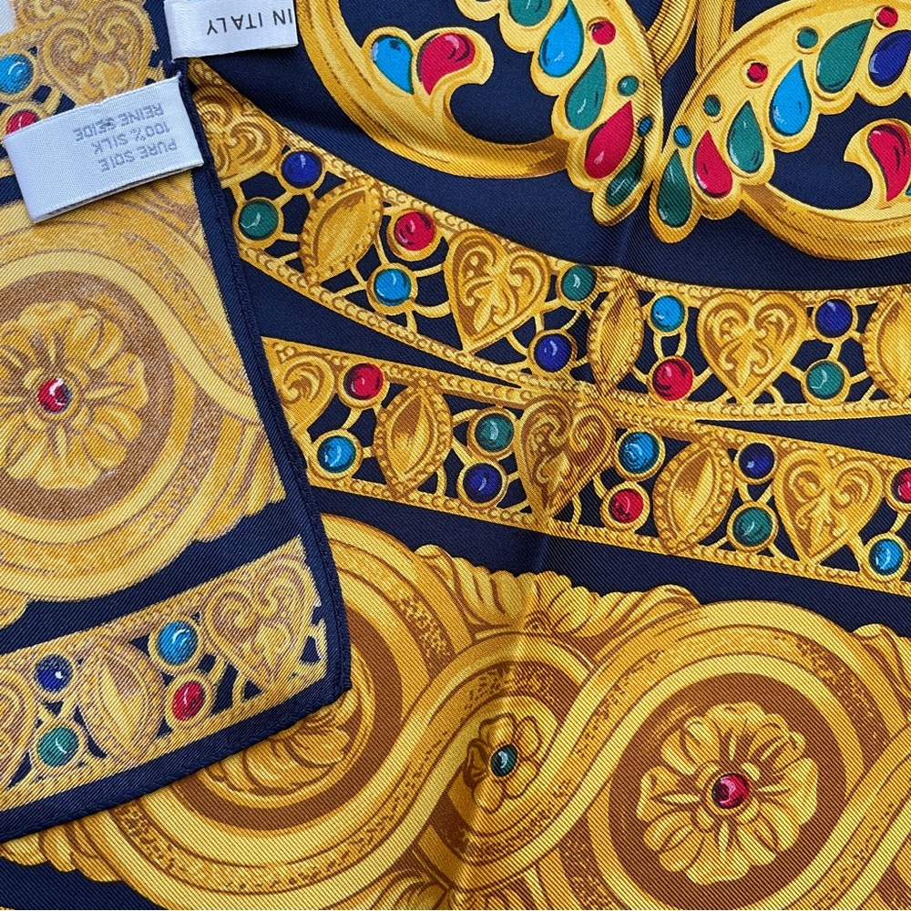 Dior Gold and Black Geometric Tapestry Wall Decor - Picture 6 of 7